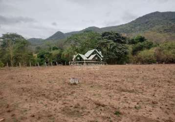 Sítio com 82 hectares beira de rio, terra de cultura