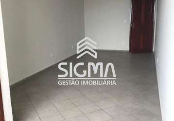 Sala comercial com 1 sala para alugar na avenida rui barbosa, 1011, centro, macaé por r$ 800