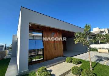 Casa alto padrão com 3 quartos sendo 1 suíte e piscina, à venda na pedra branca - palhoça