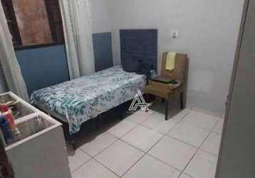 Casa com 3 dormitorios e gargem par 2  carros