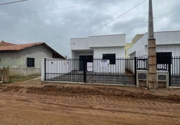 Casa 2 quartos, escritório e dois banheiros em excelente localização em itajuba - barra velha