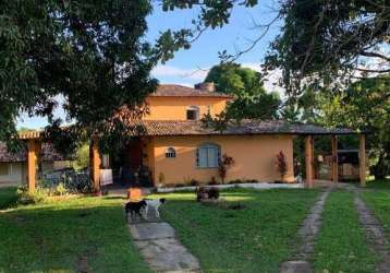 Chácara à venda com piscina, no parque dos faróis. casa grande e fruteiras.