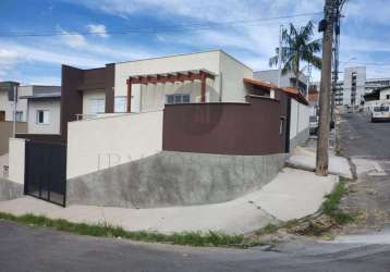 Casa com 3 quartos à venda na rua antônio augusto legutke, 100, jardim country club, poços de caldas por r$ 650.000