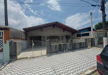 Excelente casa, ampla, perto da praia, bem localizada