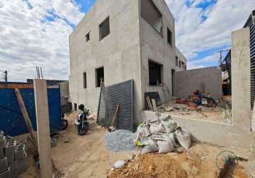 Casa geminada independente, 3 quartos, 2 vagas a à venda por 650.000,00, copacabana, belo horizonte