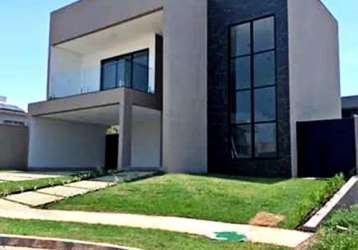 Excelente casa com 350m² de área construída 4 suítes no florais do valle!