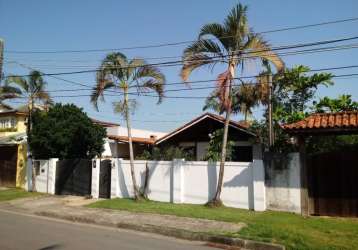 2 casas em excelente terreno  com 4 quarto(s)