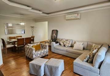 Lindo apartamento, com suíte, armários planejados e ar condicionado - ótima localização,  com variedade de comércios