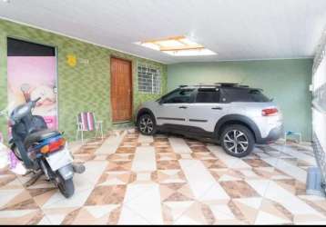 Casa com 3 dormitórios sendo 1 suíte e 3 vagas de garagem no bairro tatuquara em curitiba