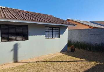 Casa com 2 dormitórios e 2 vagas de garagem na frente no bairro gralha azul na fazenda rio grande/pr