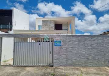 Excelente casa duplex com 4/4 sendo 3 suítes à venda, super ventilada e semi mobiliada,emaús, parna