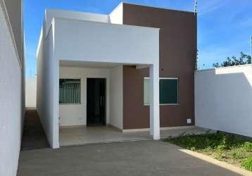 Vendo excelente casa de 3/4 sendo uma suíte no sim