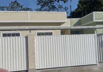 Casas 2 qts duplex em pau grande,