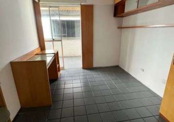 Apartamento com 4q sendo 1 suíte, na tamarineira.