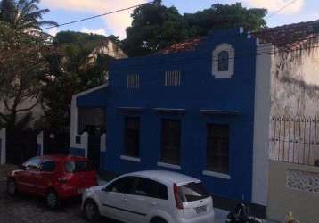 Casa com 5 quartos sendo 1 suíte, no centro histórico de olinda.