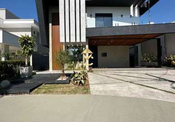 Casa com piscina à venda em condomínio de alto padrão em taubaté.