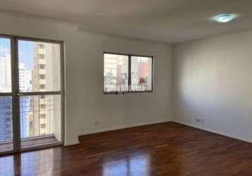 Apartamento no miolo de moema,