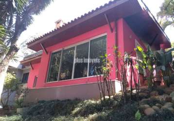 Vendo casa 4 suítes, 6 vagas, 249m2, praça à frente, jardim marajoara, sp