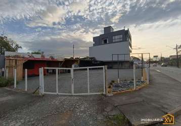 Terreno de esquina com 17,50 x 29,46* no binário ao lado do hipermercado komprão do bairro vila nova