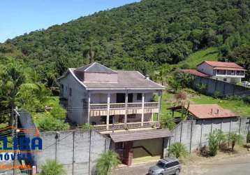 Chácara espaçosa com vista para a represa, escriturada