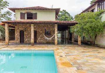 Vendo excelente casa na taquara 640m²