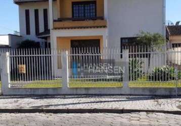 Casa com 3 dormitórios mais 1 suíte no bairro guanabara.