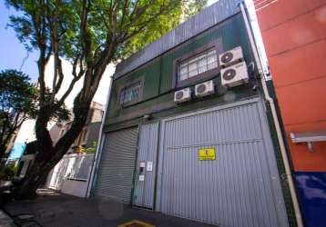 Galpão 1000m², 05 banheiros e 10 vagas de garagem.  excelente localização á 8 minutos andando para a estação do metrô santa cecilia