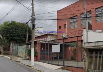 Galpão 400², com dois pavimentos, cada um possui 200m², 05 banheiros e 02 vagas na garagem.    excelente localização