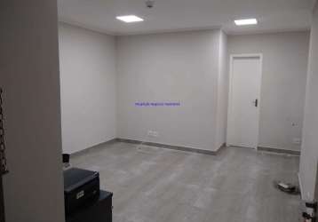 Conjunto comercial 25m², 01 banheiro.   condomínio com recepção.    excelente localização á e minutos andando para a estação do metrô faria lima