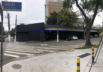 Galpão 1.500m², 02 banheiros e 40 vagas na garagem.  excelente localização entre as avenidas dos bandeirantes, carinás, alameda dos anapurus