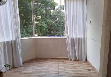 Apartamento 66m², 01 dormitório, 02 banheiros e 01 área de serviço com tanque.   excelente localização, à 9 minutos caminhando da estação do metrô