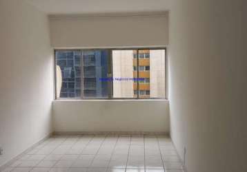 Apartamento studio  30m², 01 dormitório e 01 banheiro.  condomínio com portaria e segurança.  excelente localização á 9 minutos andando para a estação