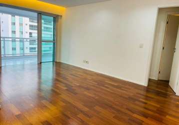 Lindo apartamento com 2 suítes na barra da tijuca