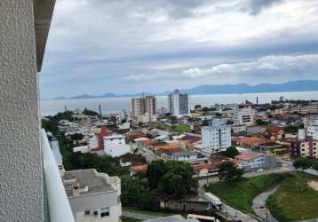 Excelente apto 2 dorms /sendo 1 suíte, com vista panorâmica em barreiros.