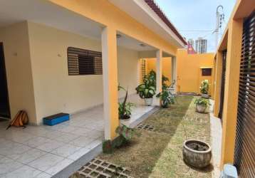 Casa em candelaria 3/4 com 3 suites