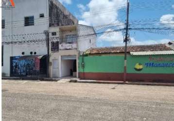 Casa residencial com ponto comercial