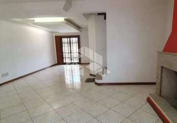 Sobrado com 283m², 4 dormitorios, sendo 1 suite, bela vista canoas, rs.