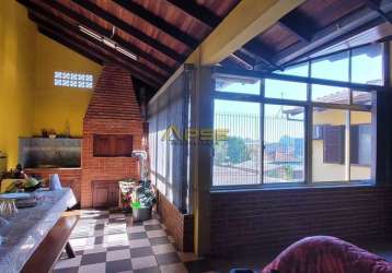 Casa incrível , 3d, churrasqueira, estúdio, quintal amplo, financia