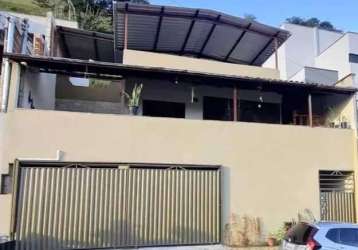 Casa em condomínio fechado com 3 quartos à venda na rua doutor luiz augusto nagem assad, costa carvalho, juiz de fora, 360 m2 por r$ 615.000