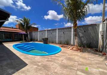 Casa com piscina a à venda em pirassununga/sp