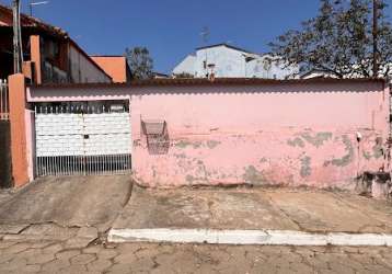 Casa espaçosa a 500metro da canção nova.