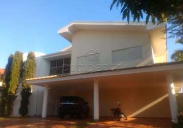 Casa condomínio em são josé do rio preto