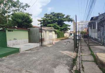 Vendo linda casa no conjunto benjamin sobre em frente a coca-cola.