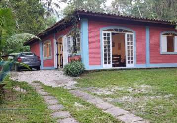 Ubatuba- horto florestal - sitio com excelente edificação, boa localização com cachoeiras e piscinas naturais.