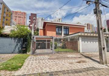 Casa com 3 quartos à venda na rua doutor alexandre gutierrez, 545, água verde, curitiba, 264 m2 por r$ 2.240.000