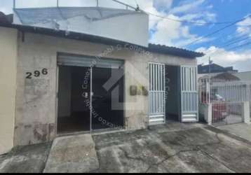 Casa com ponto comercial