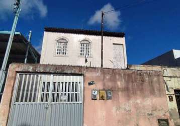 Casa com 2 pavimentos no josé conrado de araújo