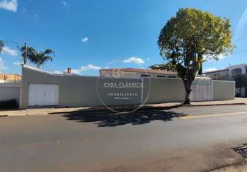 Casa à venda no centro de são carlos | 3 dormitórios, 2 garagens cobertas