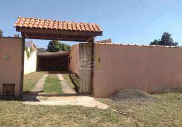 Casa padrão com 2 dormitórios em lagoa dourada, brotas