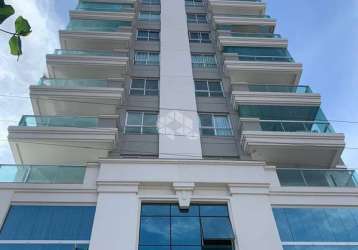 Apartamento em meia praia